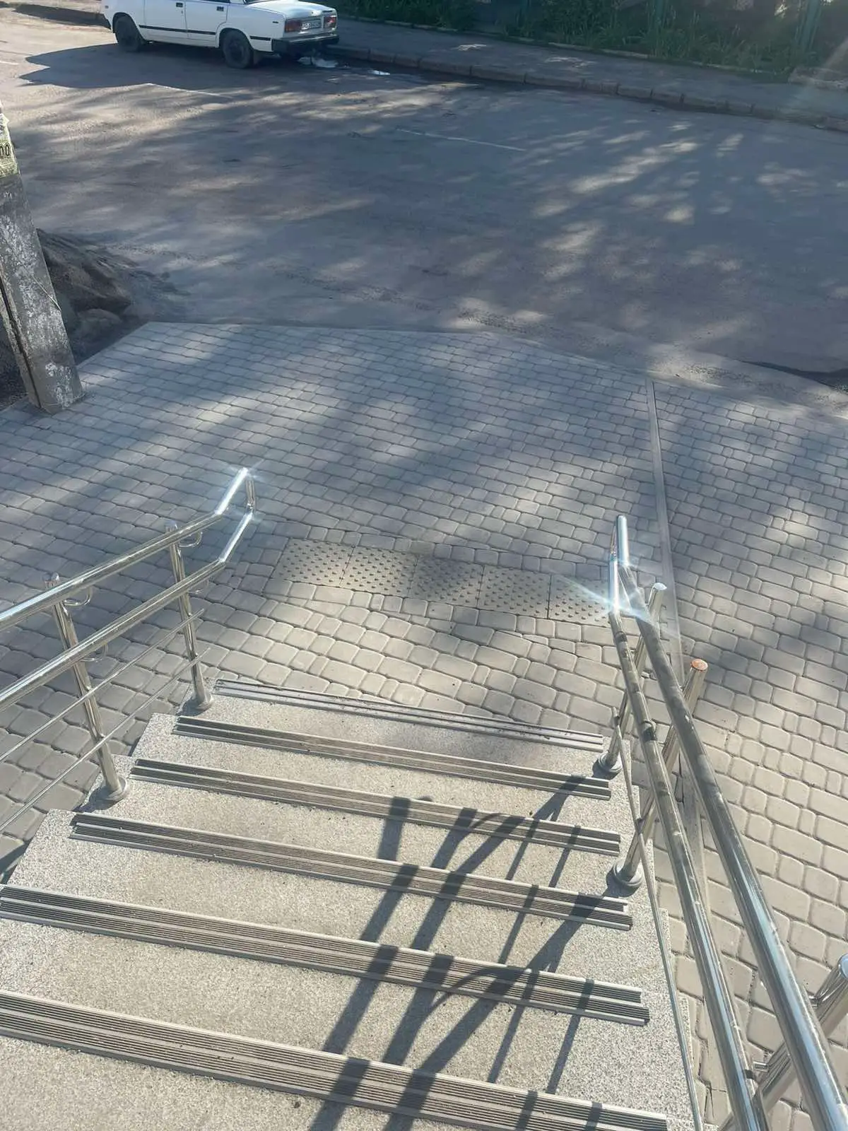 Мощення тераси бруківкою